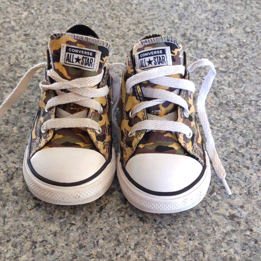 Converse toddler boys size 9